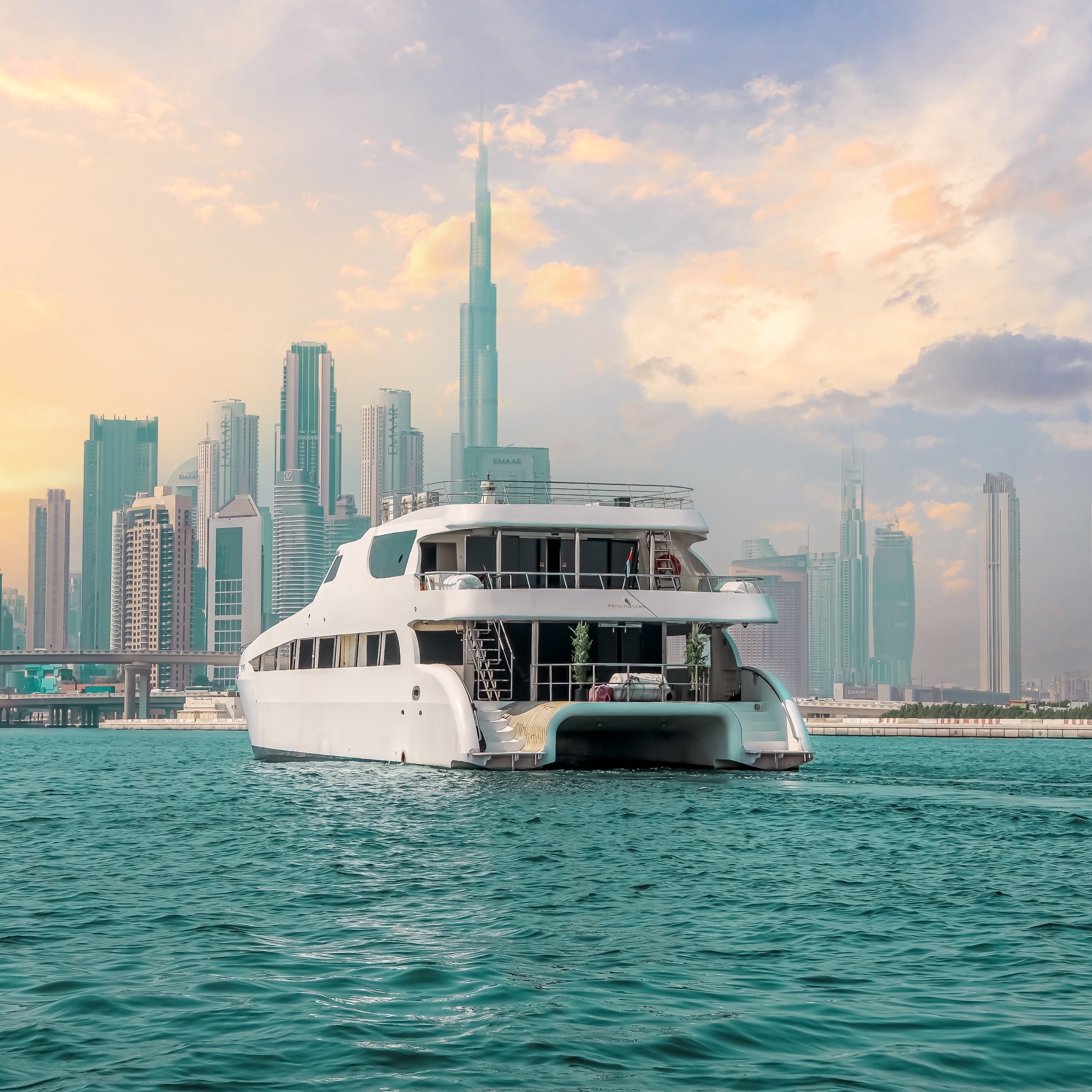 Dream 100 FT Yacht