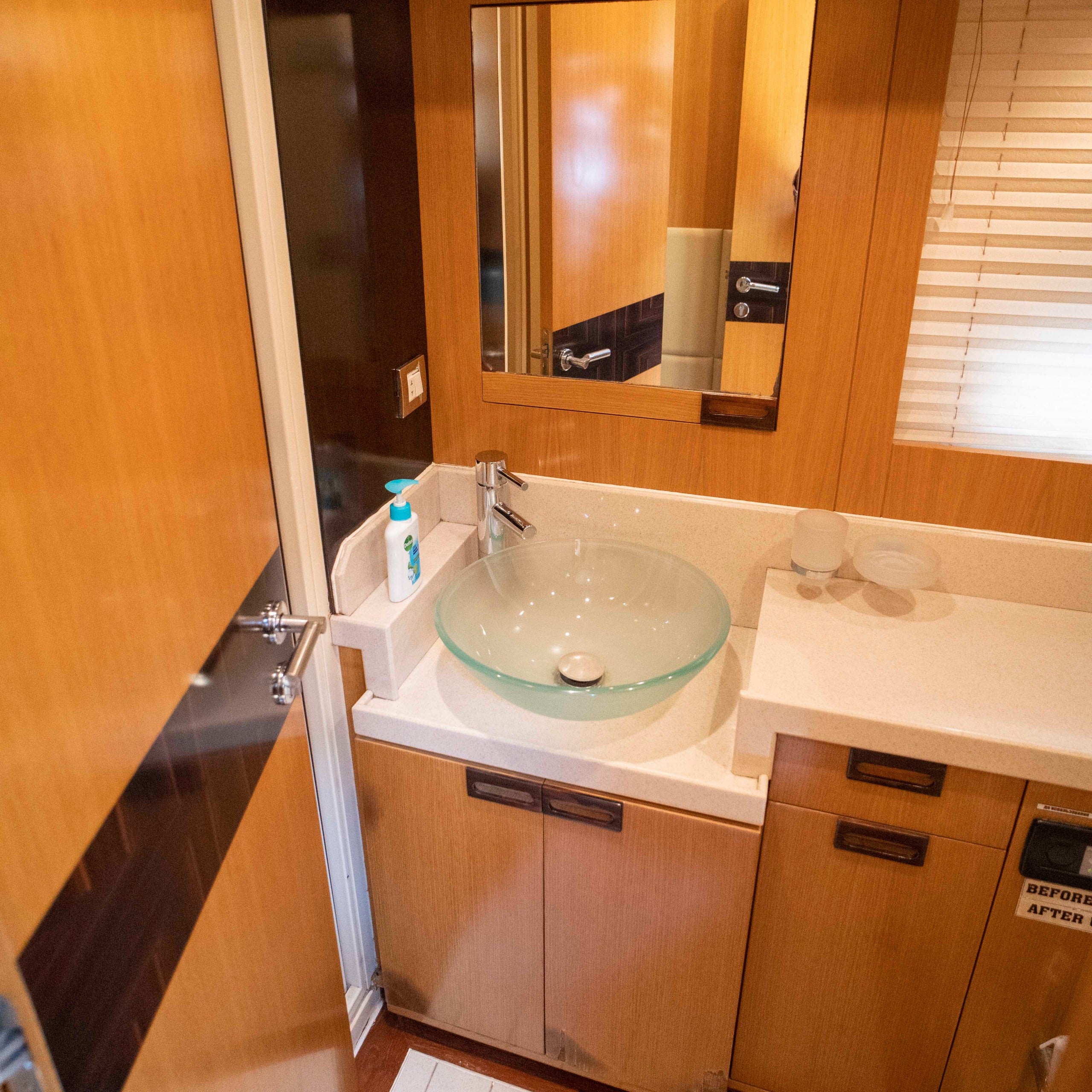 Majesty 60 FT Yacht