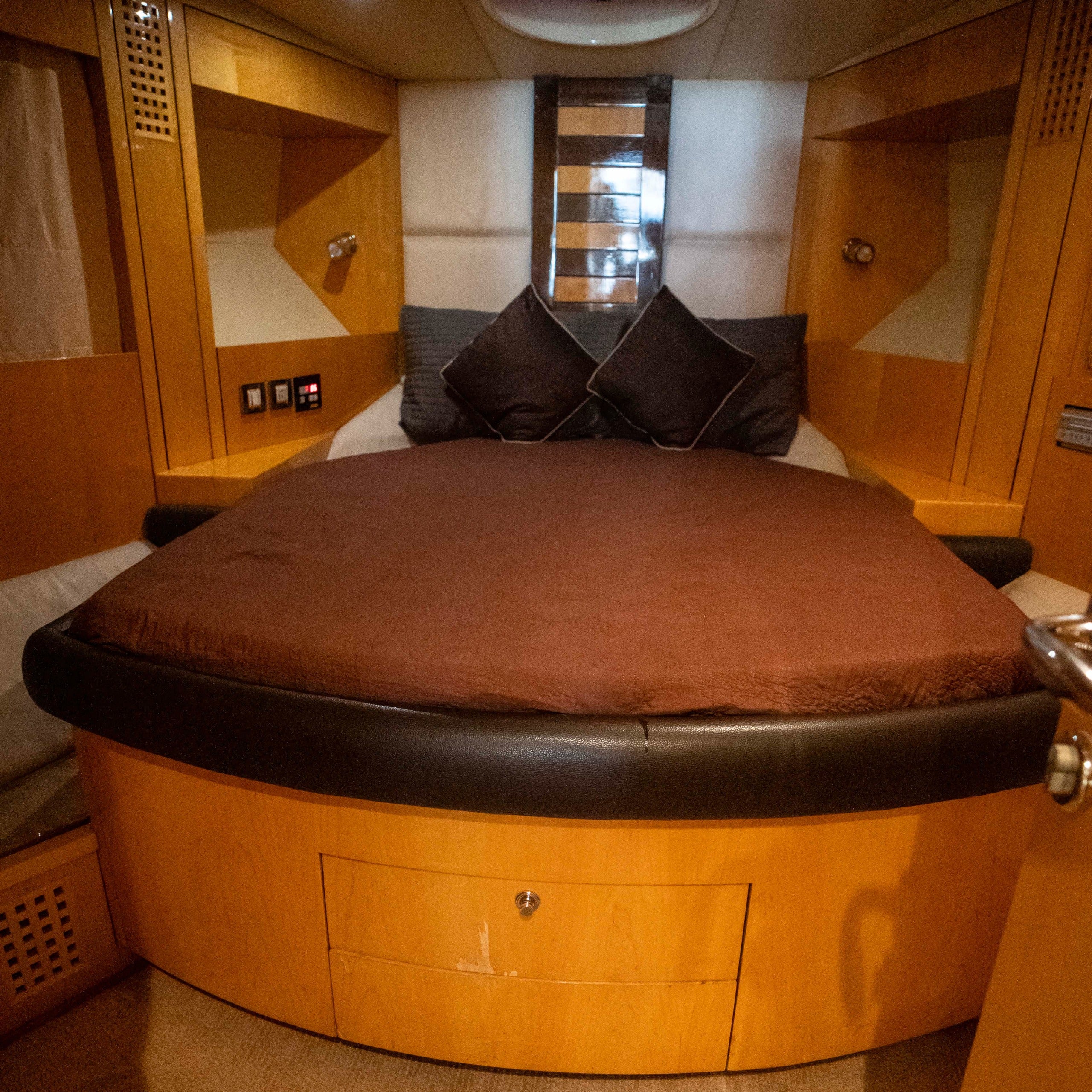 Majesty 48 FT Yacht